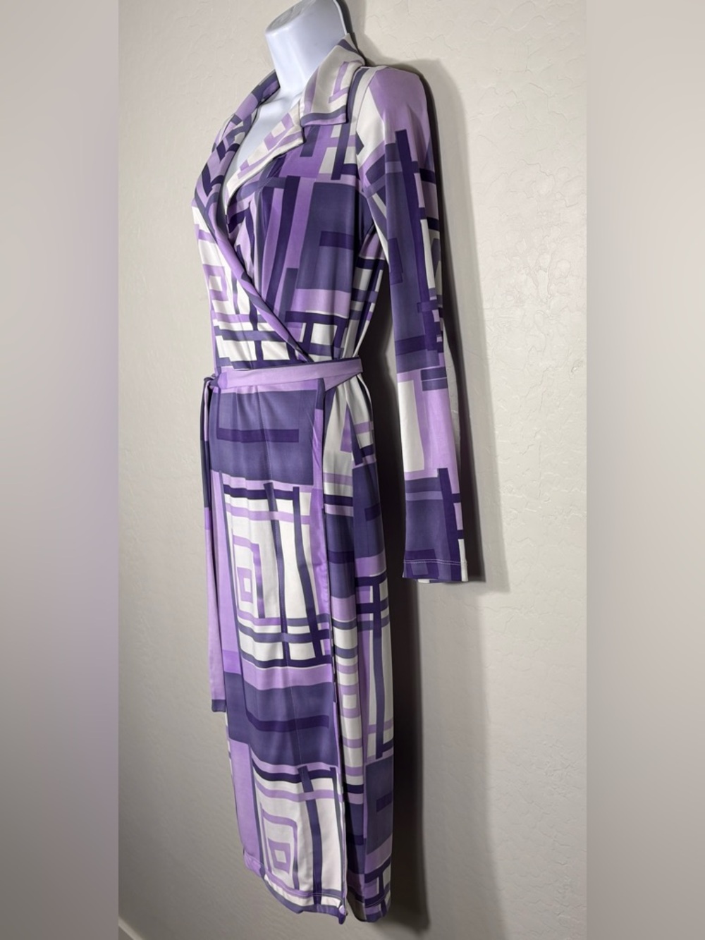 Vintage BCBG exclusively for Nordstroms Geometric Print Purple Wrap dress Y2K M - Picture 4 of 6
